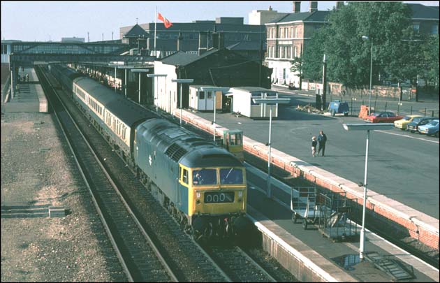 Class 47 on a up train in platform 2 at Peterborough
