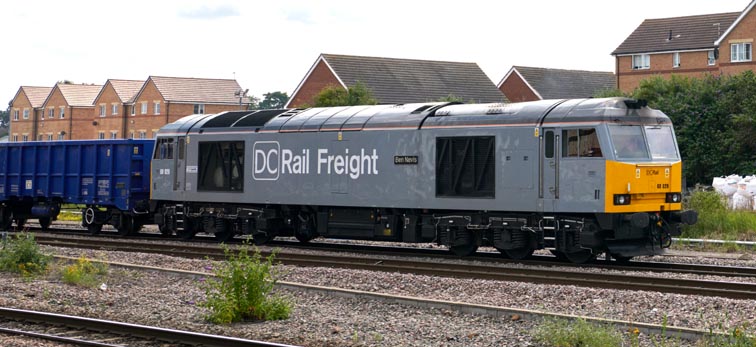 DC Rail Freight class 60 029 in in goods avoiding line at Peterborough station 