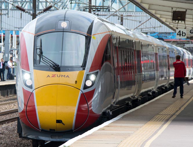 LNER AZUMA into platform 4 at Peterborough station 