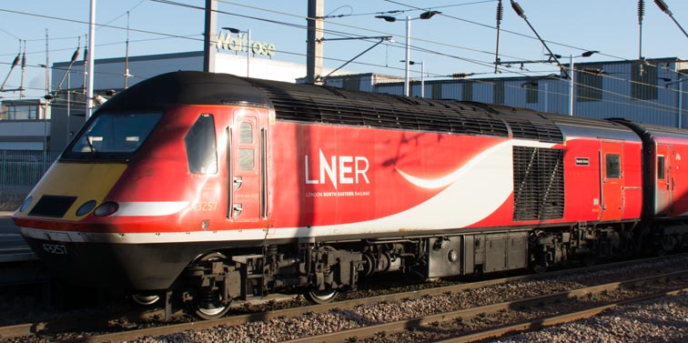 LNER HST power car 43257 Bonds Green 