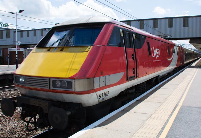 LNER class 91107 into platform 4 on the 15th June 2019
