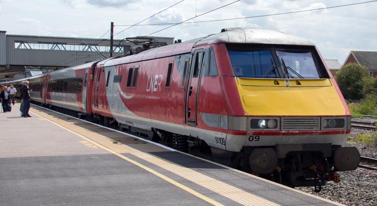 LNER class 91109 in platform 5 at Peterborough station