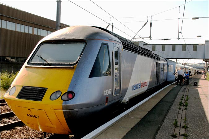 NXEC HST 43367 at the rear of a London train in platform 3
