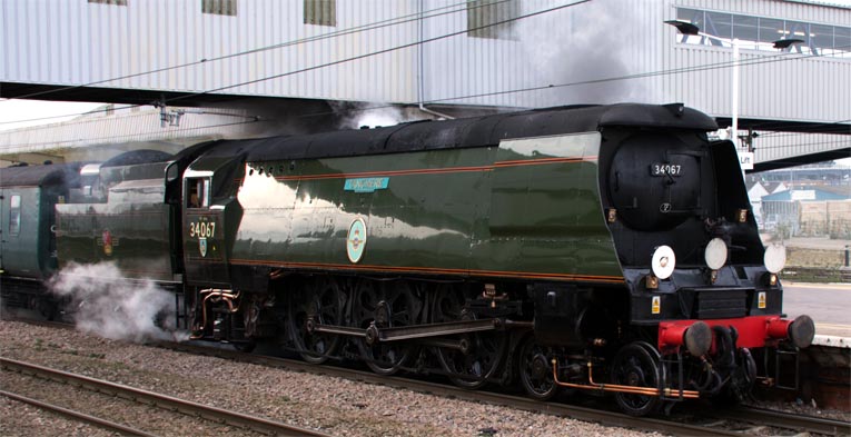 SR Light Pacific 4-6-2 no 34067 Tangmere