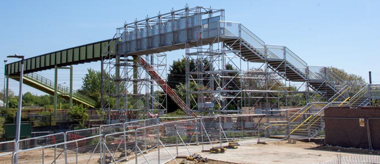 footbridge open with the temporarily steps