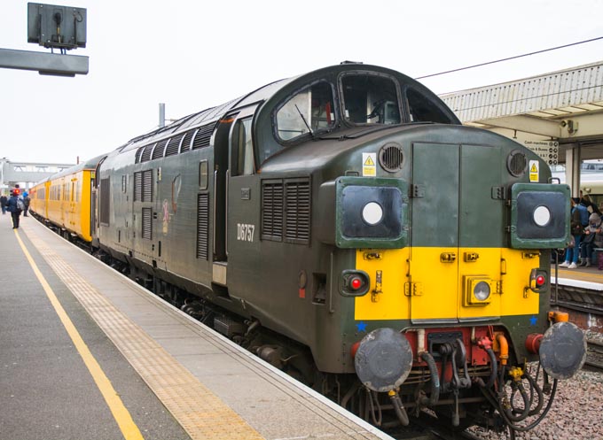 D6757 on the  Network Rail test train in platform 6 on the 14th of December 2019 
