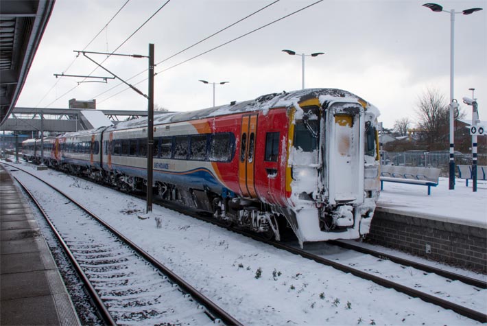 Two 2 car class 158s in platform 6