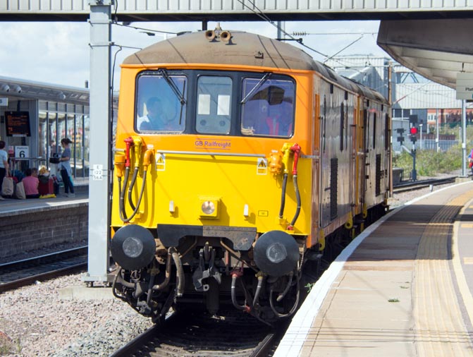Two GBRf class 73's  in platform 5