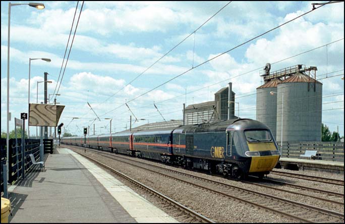 GNER HST on the down fast at Sandy station in 2004