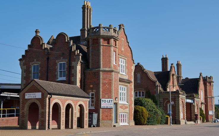 Stowmarket station buildings