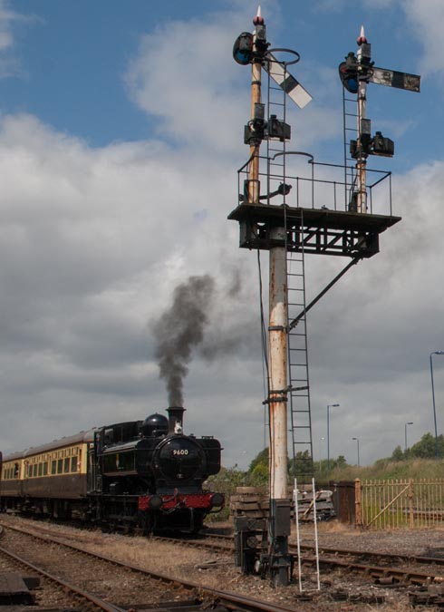 GWR 0-6-0PT 9400  GWR 0-6-0PT 9400
