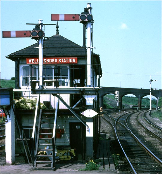 Wellingboro Station signal box at Wellingborough station Wellingboro Station signal box at Wellingborough station.