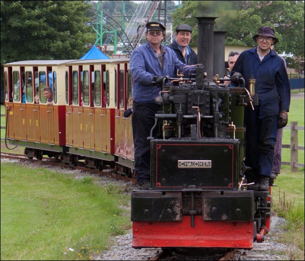 De Winton steam locomotives Chaloner and Taffy at Wicksteed Park in 2007