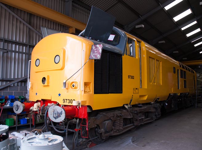 97302 in Network Rail yellow  97302 in Network Rail yellow