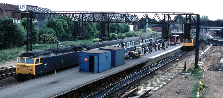 Class 47462 on a London train in Bedford station