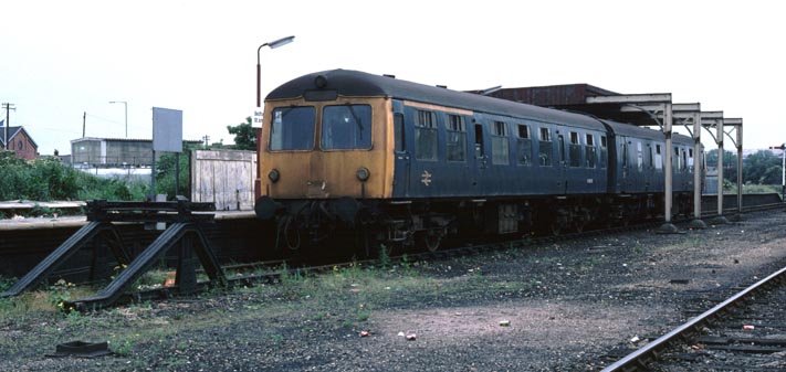 two car Cravens DMU at Bedford St Johns Station