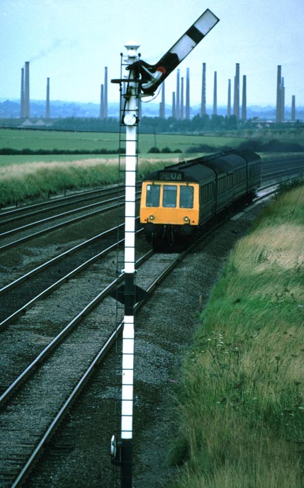 4 car DMU from Bedford to St Pancras station in London at Millbrook 