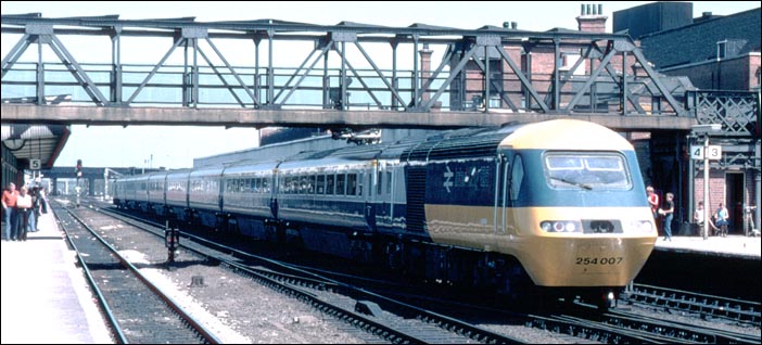 Inter-City 125 class 254 007 on the fast line at Doncaster 