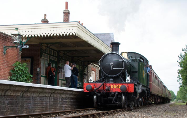 Great Western 2-6-2T no.5542 at Hardingham 