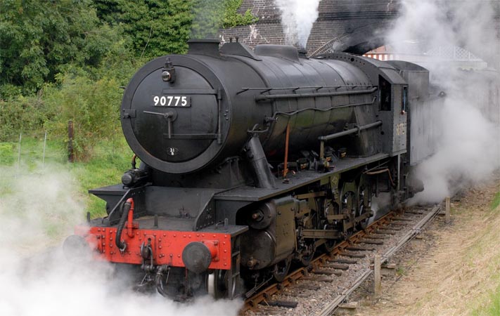 2-10-0 90775 out of Weybourne station in 2008