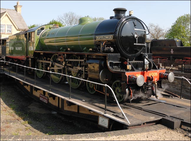 Mayflower on turntable at Wansford station 28-4-2007 