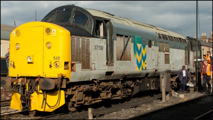 Class 37518 in Wansford station in October 2007
