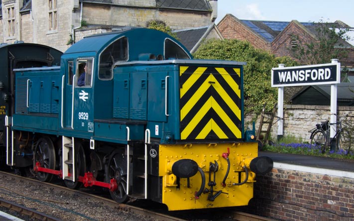 9529 in Wansford railway station 9529 in Wansford railway station