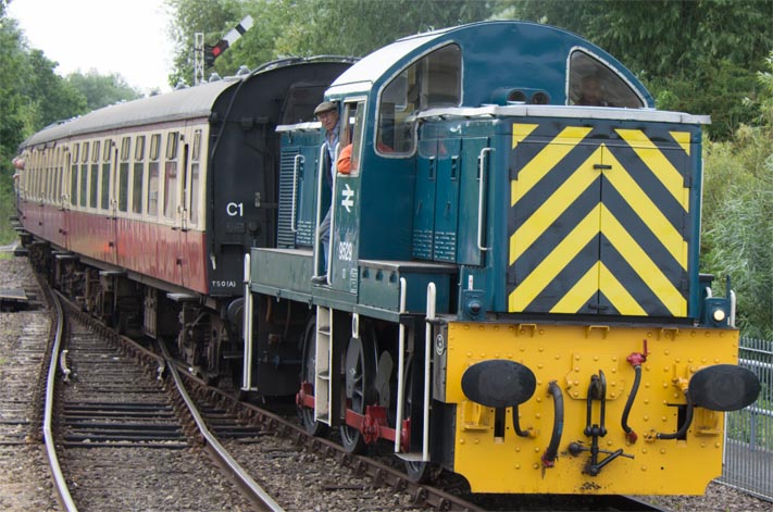 Class 14 9529 into Orton Mere Nene Valley Railway station 