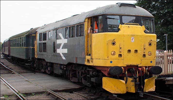 Class 31108 into Wansford station   Class 31108 into Wansford station