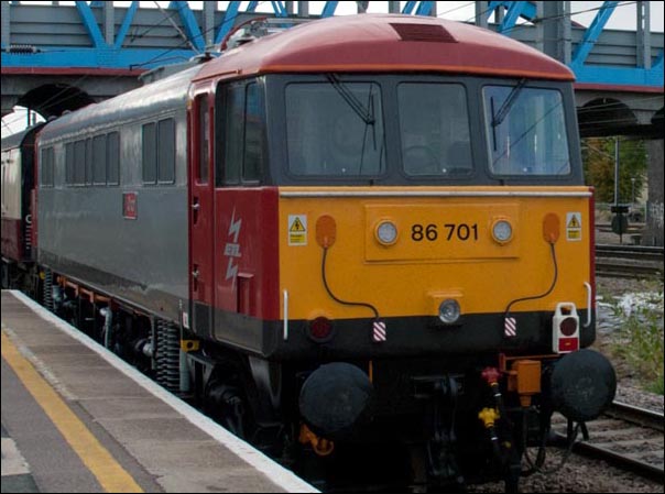 ETL class 86701 Orion on the rear of the train. ETL class 86701 Orion on the rear of the train.