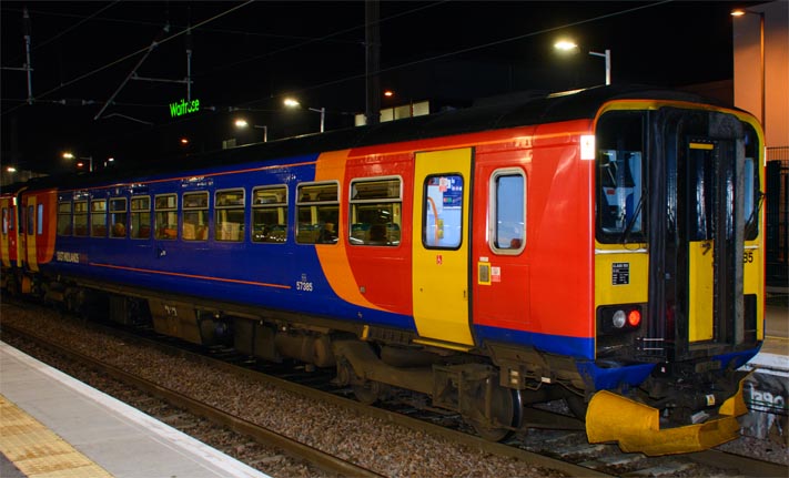 East Midlands Trains class 153385 