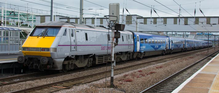 class 91119 in East Coast silver grey with the blue Sky 1HD set