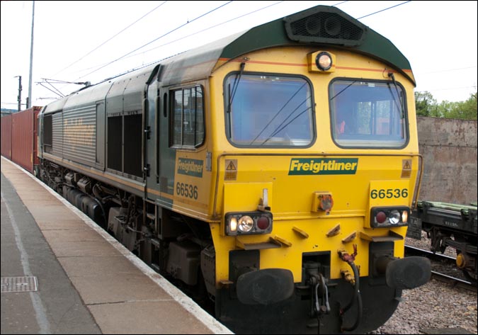 Freightliner class 66536 in platform 5 on the 14th of April 2011