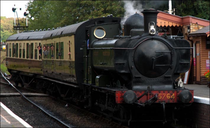 GWR 0-6-0ST no.5764 into Hampton Loade railway station in 2009