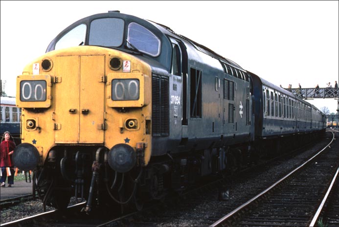 Class 37054 in the station at Spalding