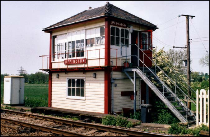 Uffington signal box in 2002 Uffington signal box in 2002