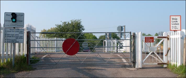 The crossing just to the west of the main level crossing at Whittlesea in 2011.