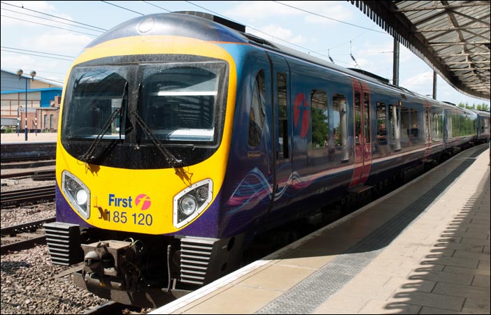 First TransPennine Class 185 120 in York station First TransPennine Class 185 120 in York station